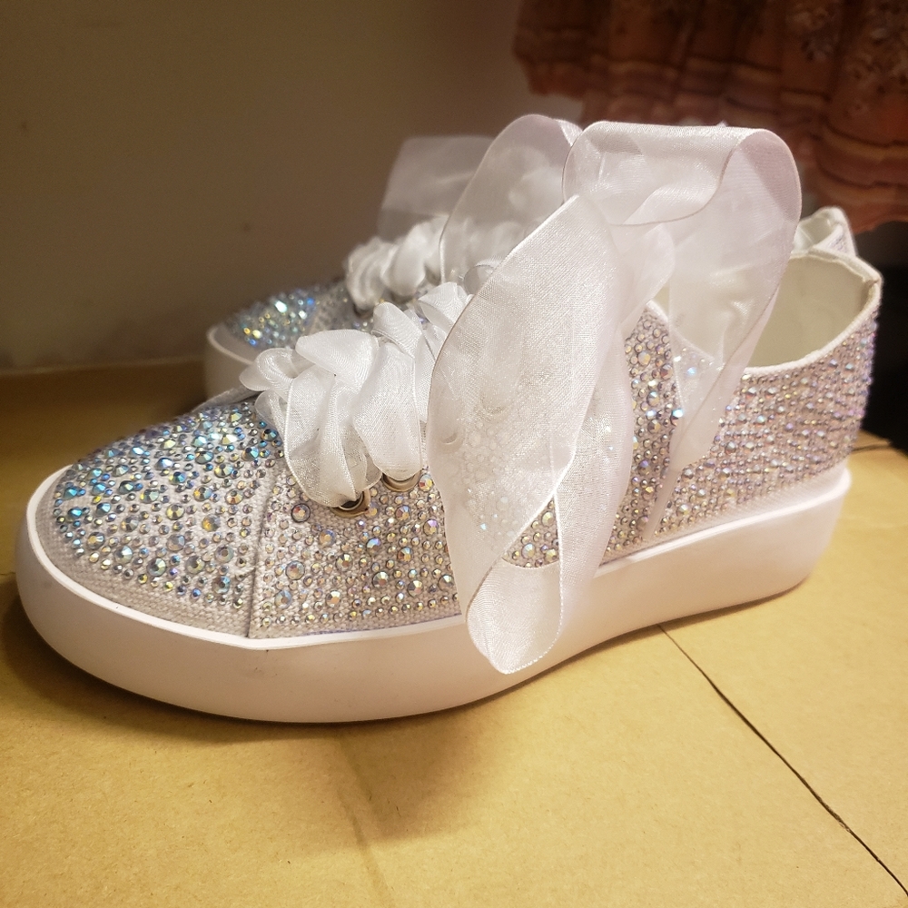 NEW Size 6 Marc Defang Sneakers Pageant Shoes